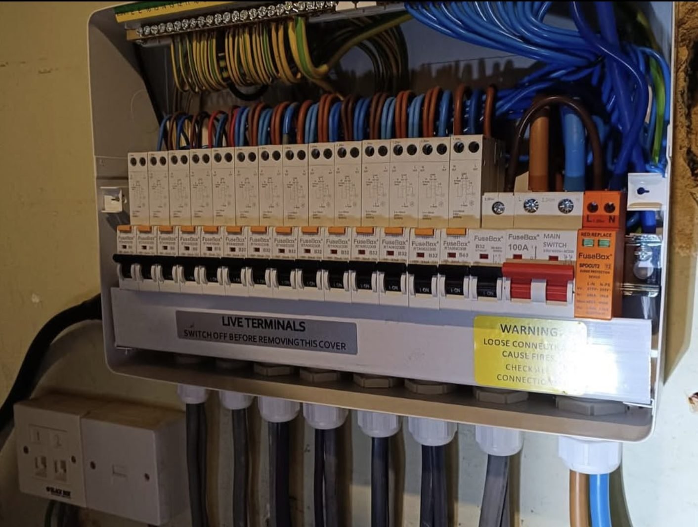 Modern consumer unit upgrade with RCD and surge protection